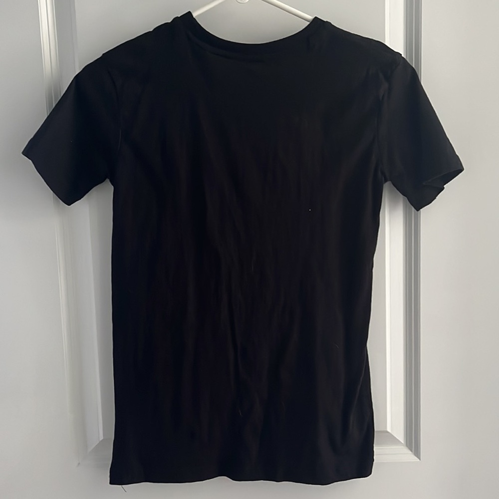 1 hoodie and 1 short sleeve shirt both Reebok - Picture 5 of 6